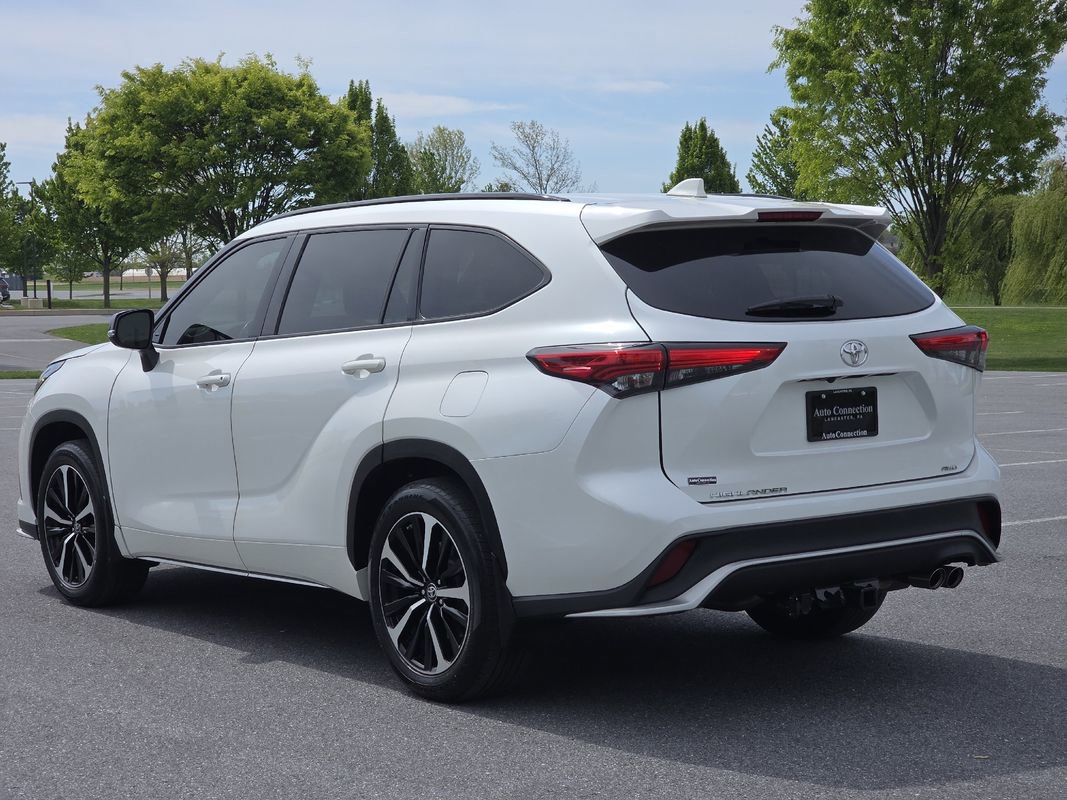 Used 2021 Toyota Highlander XSE AWD/4WD image 6