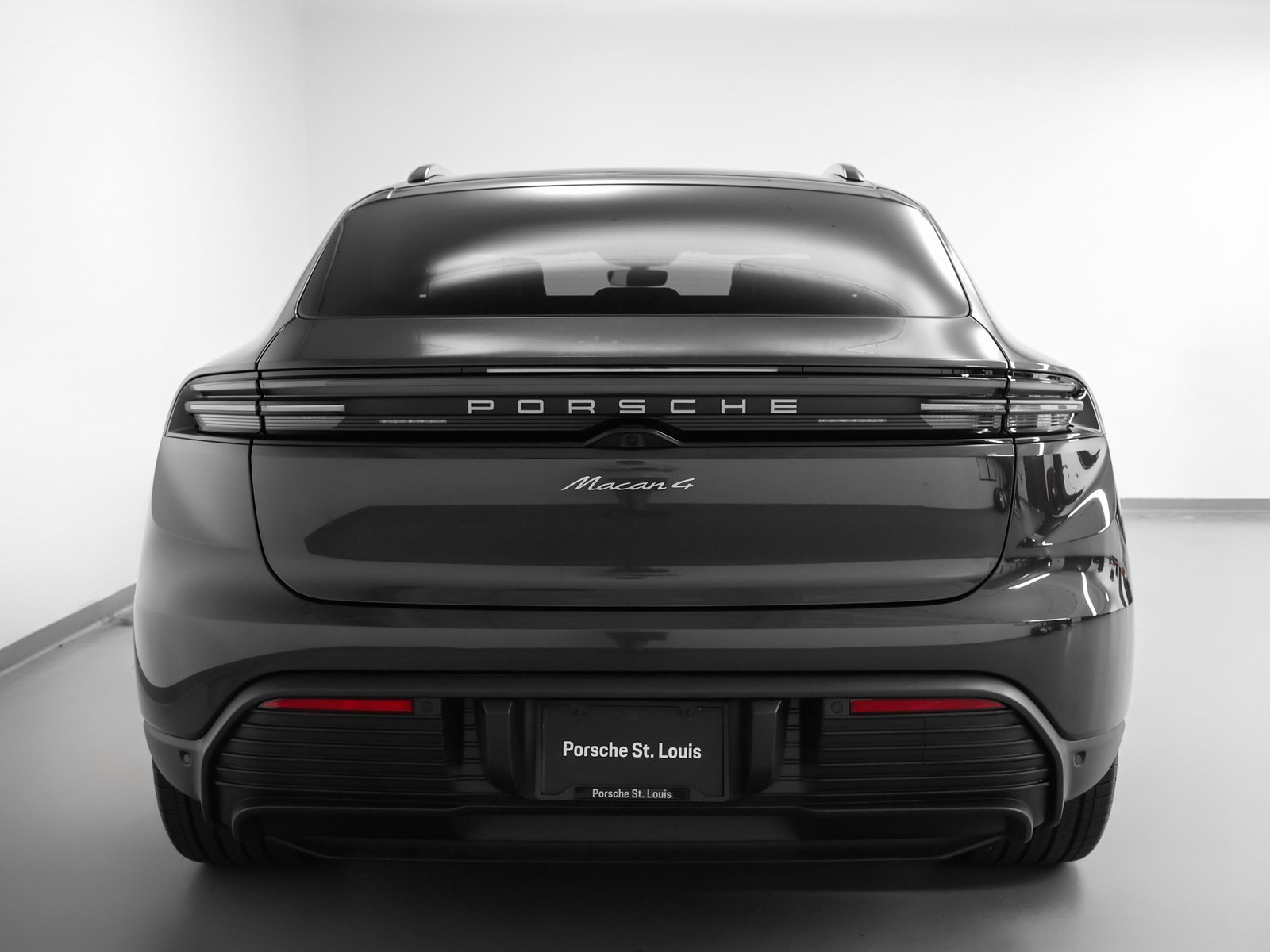 Certified 2025 Porsche Macan 4 Electric image 11