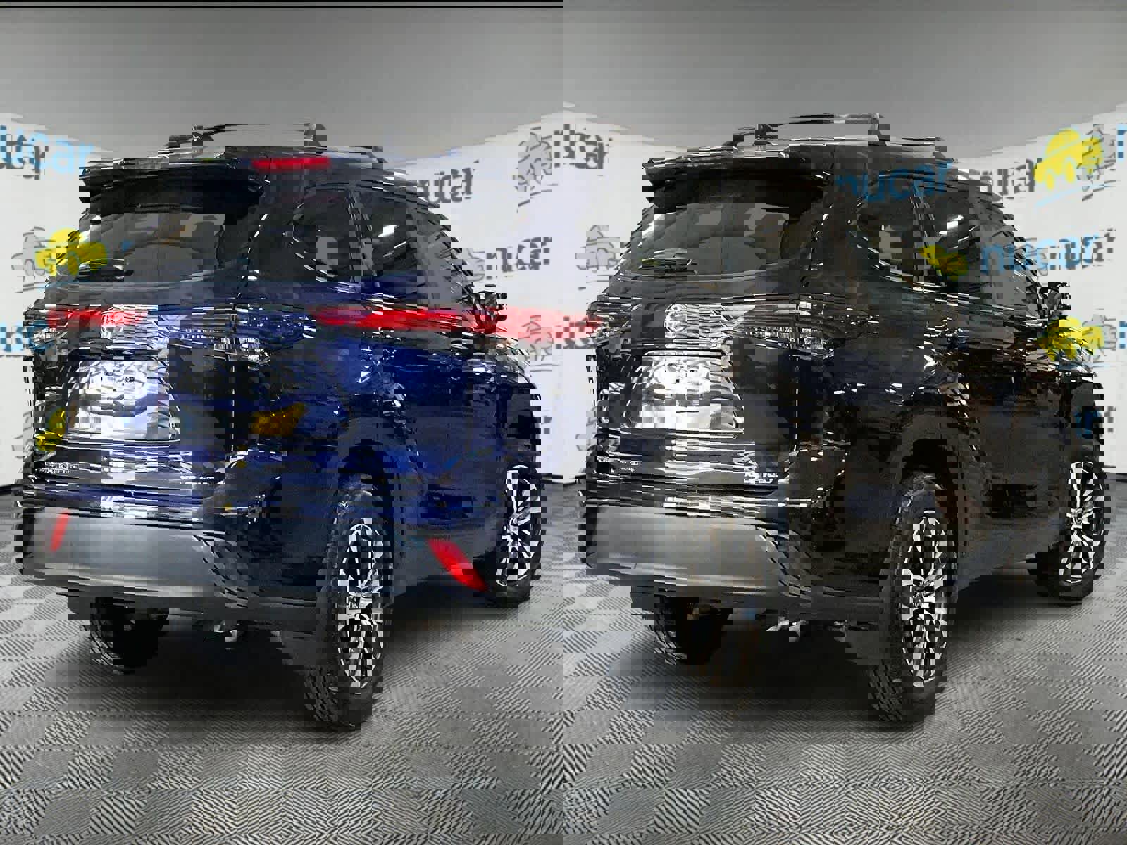 Used 2023 Toyota Highlander XLE image 6