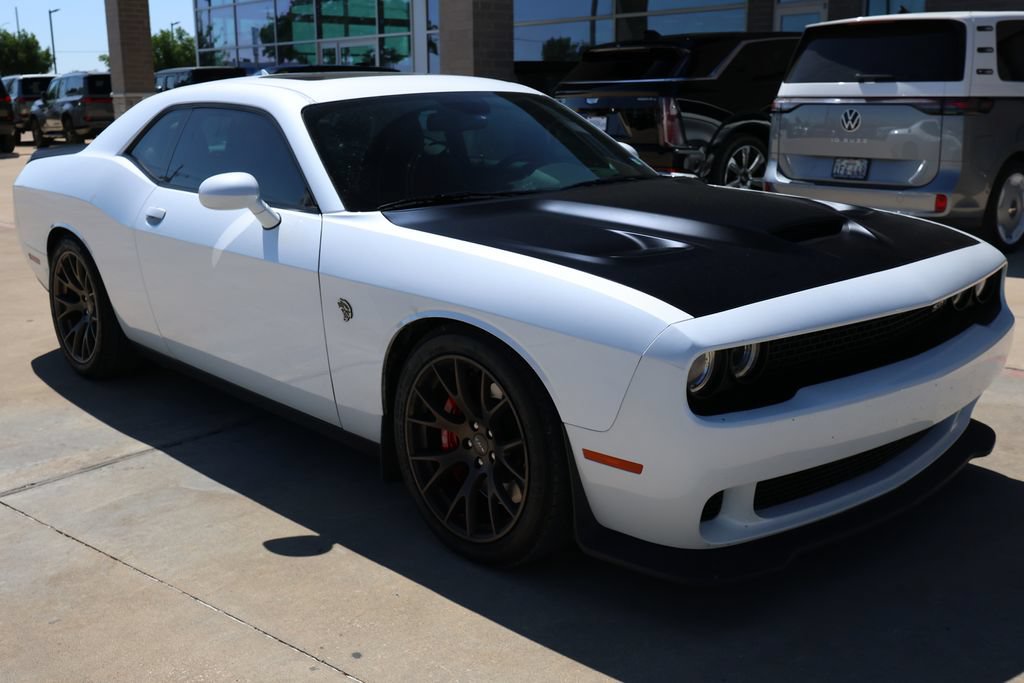 Used 2016 Dodge Challenger SRT Hellcat RWD image 3