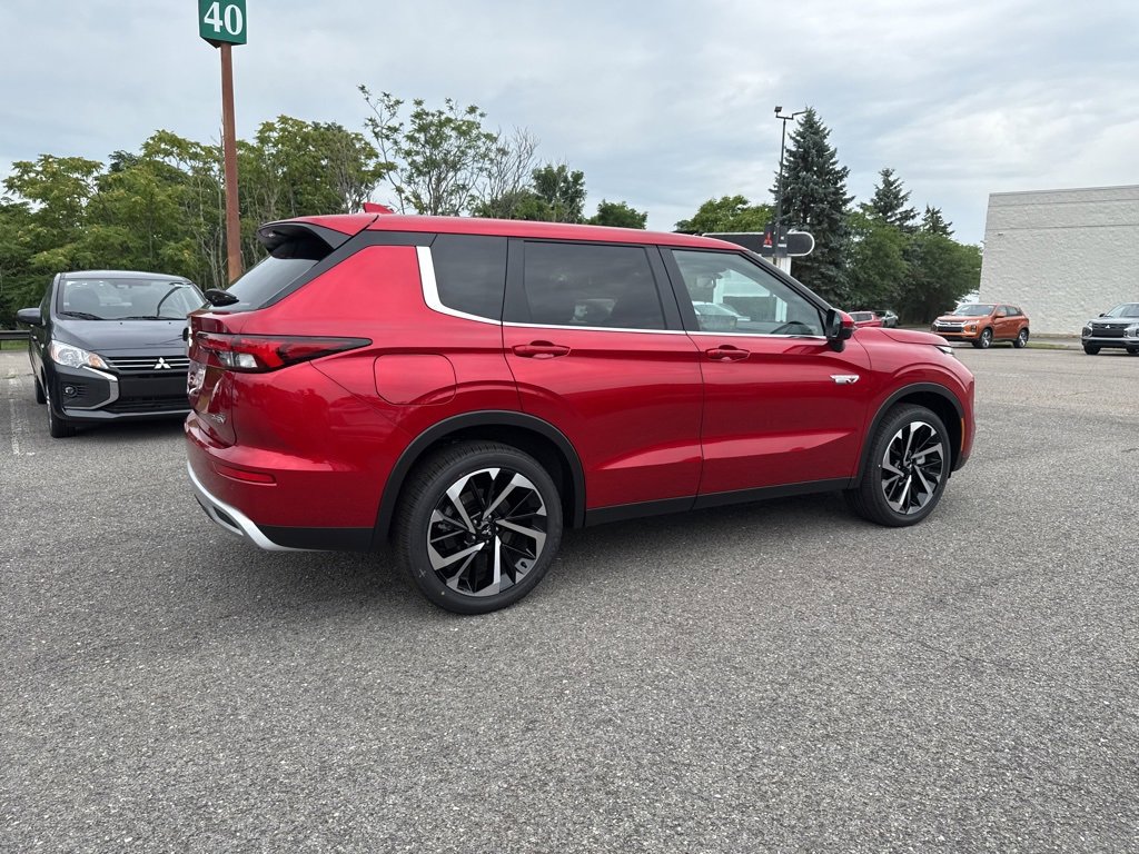 New 2025 Mitsubishi Outlander SE image 4