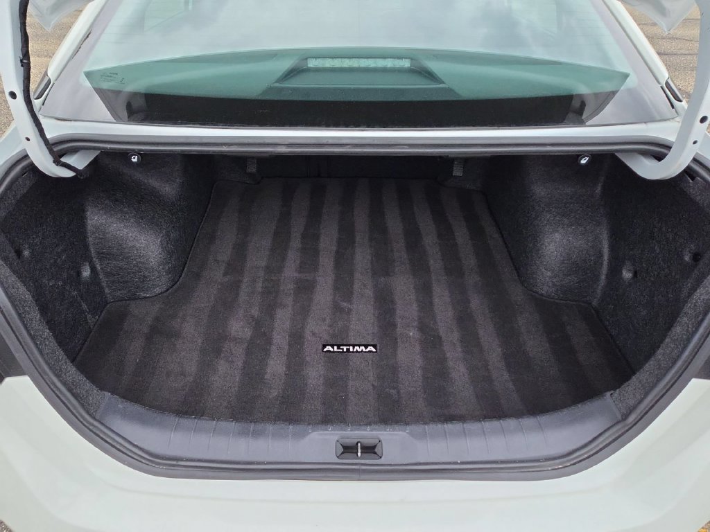 Used 2025 Nissan Altima 2.5 SV FWD image 27