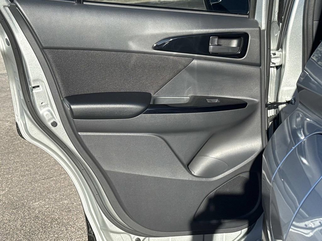 Used 2025 Mitsubishi Eclipse Cross LE image 11