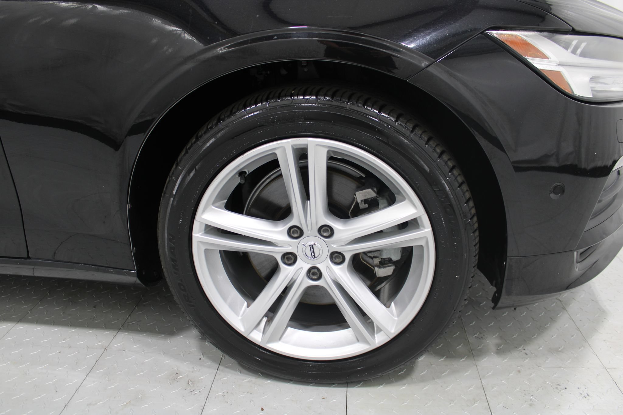 Used 2018 Volvo S90 T5 Momentum w/ Convenience Package AWD/4WD image 5