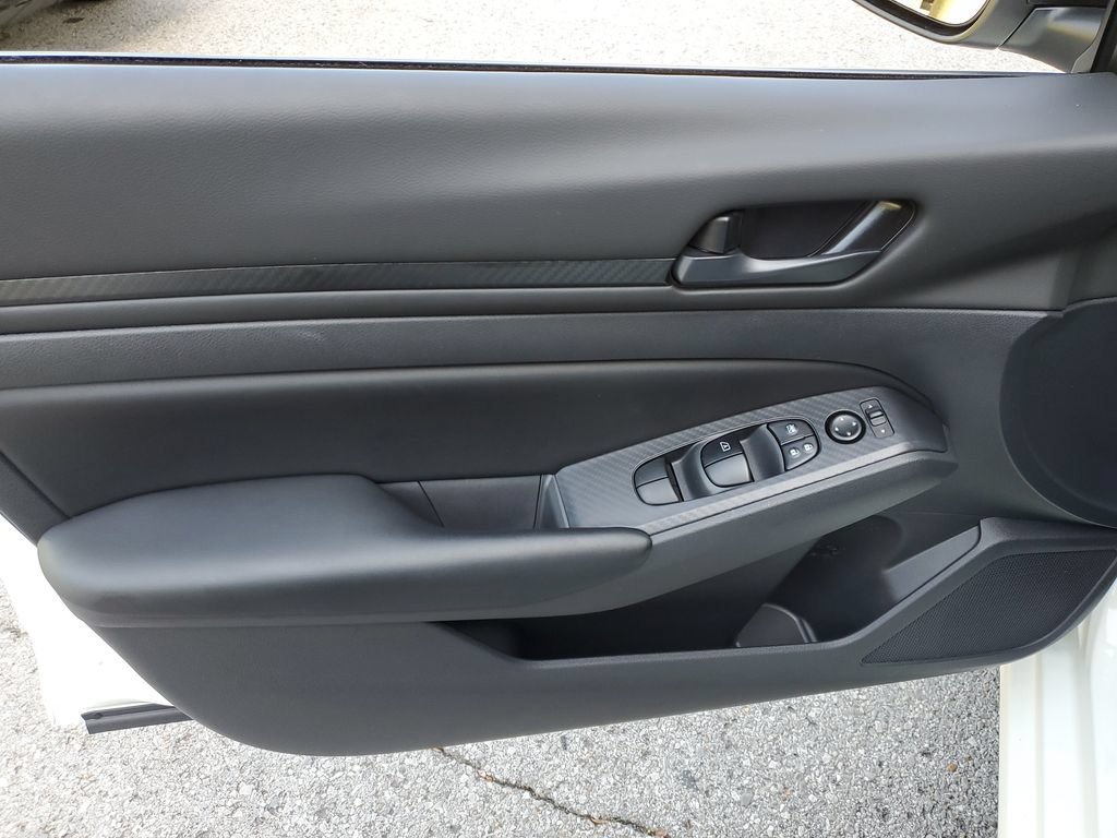 Certified 2025 Nissan Altima 2.5 S FWD image 13