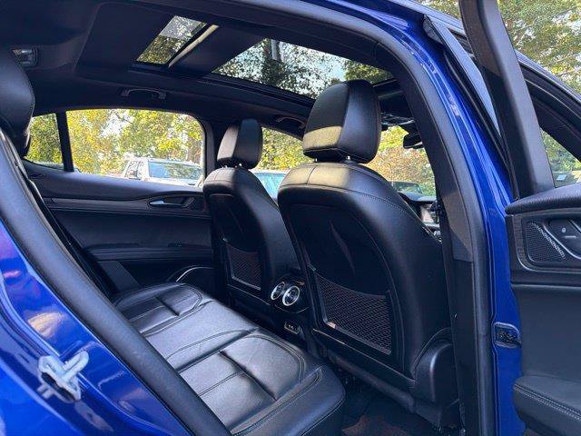 Used 2023 Alfa Romeo Stelvio Ti AWD/4WD image 22