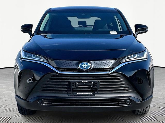 Used 2023 Toyota Venza LE image 2