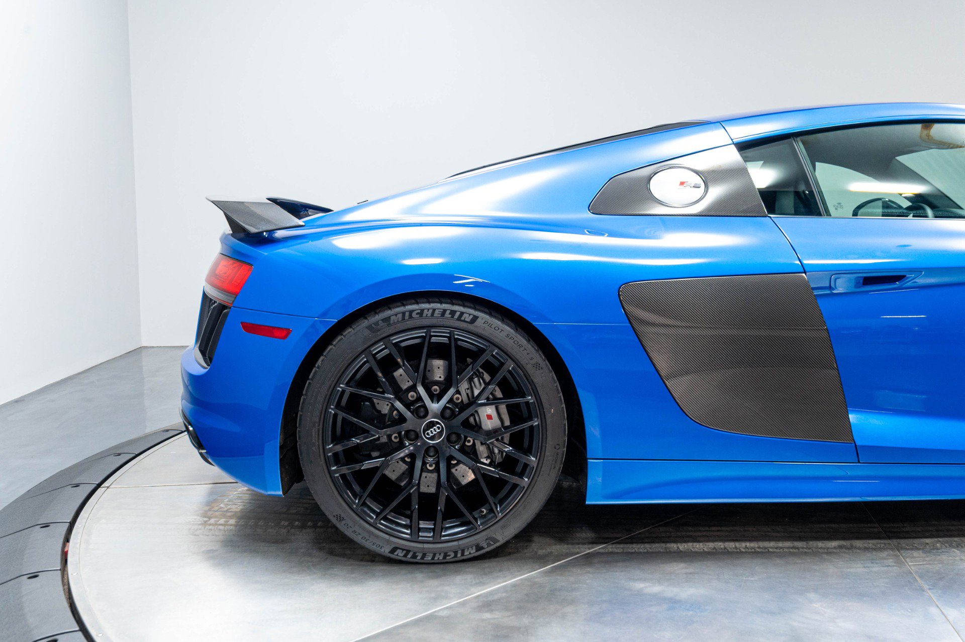 Used 2017 Audi R8 V10 plus AWD/4WD image 17