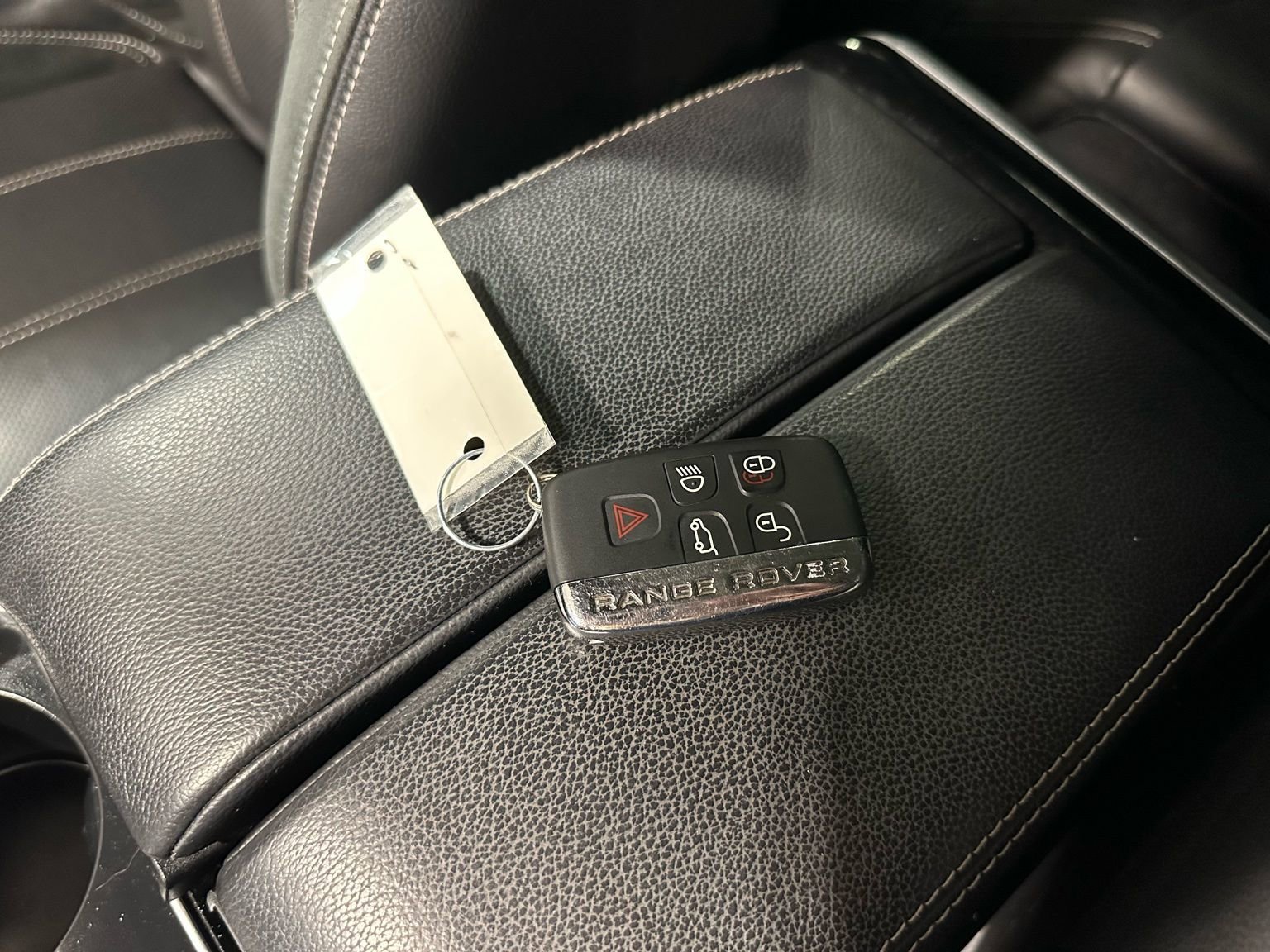 Used 2019 Land Rover Range Rover Velar R-Dynamic SE image 33