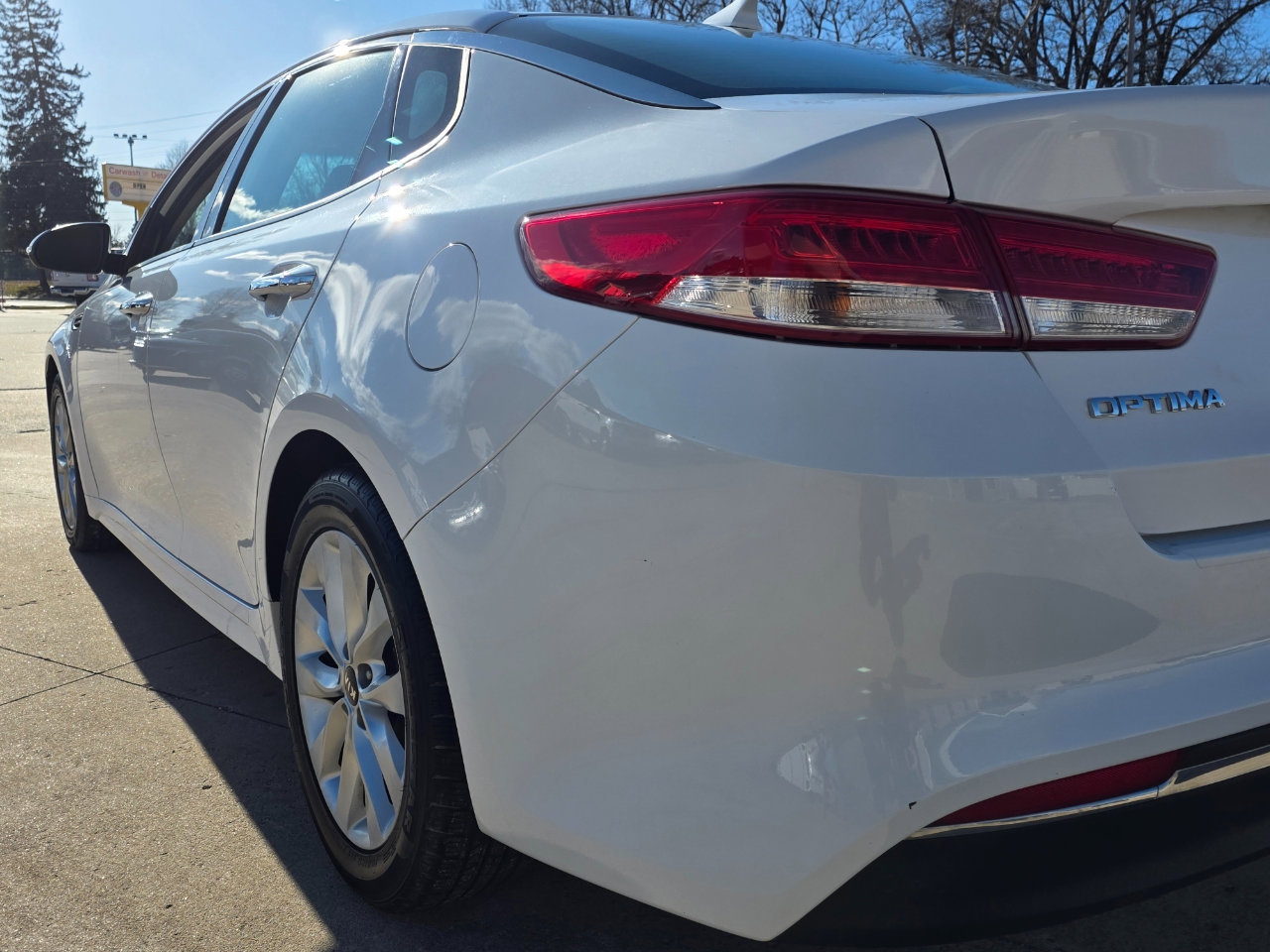 Used 2016 Kia Optima EX image 15