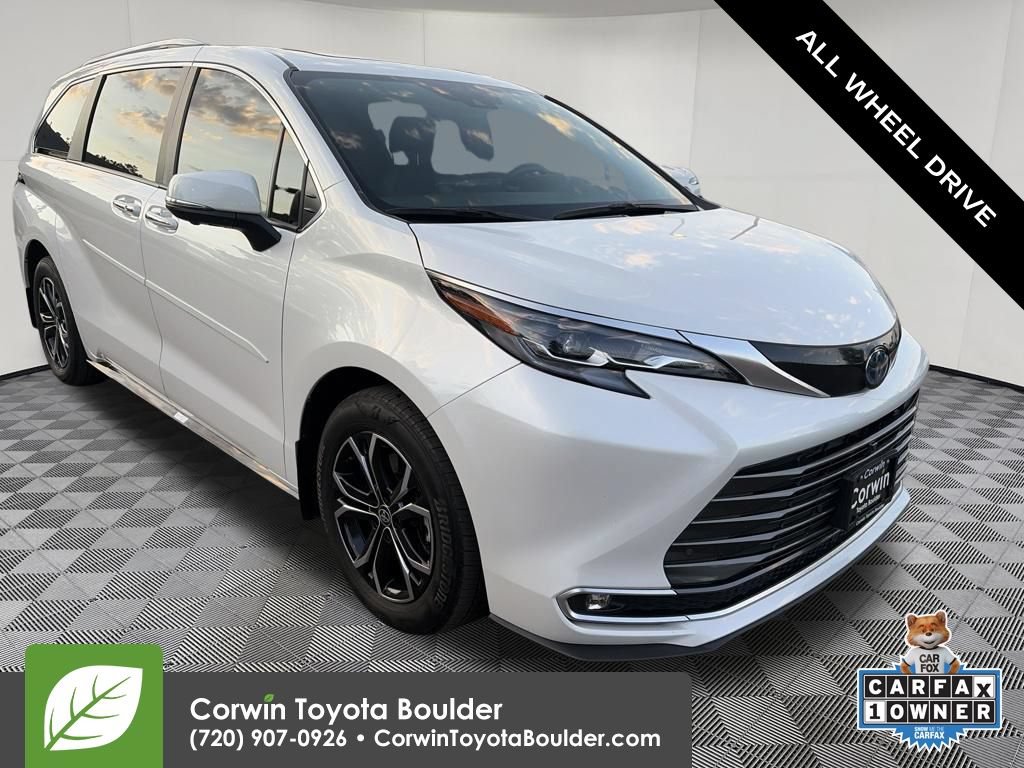 Used 2025 Toyota Sienna Platinum AWD/4WD image 1