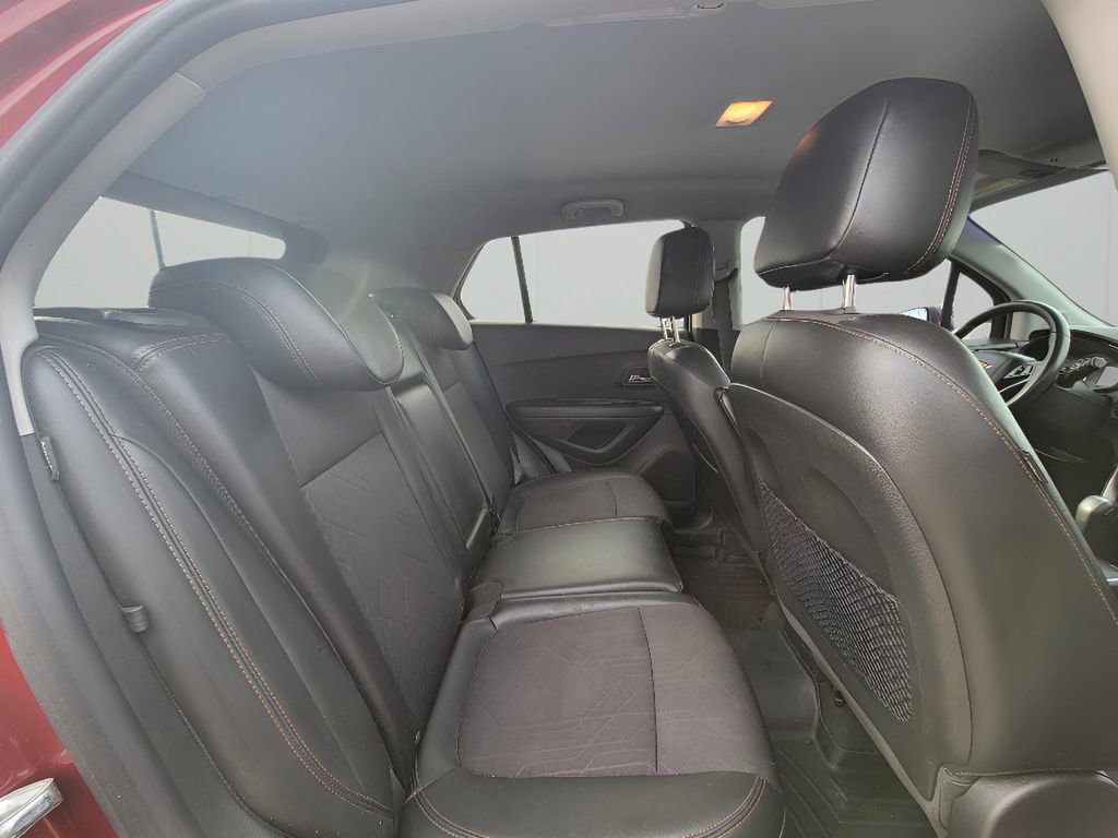 Used 2021 Chevrolet Trax LT w/ LT Convenience Package AWD/4WD image 27