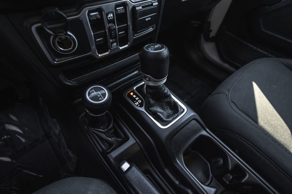 Used 2019 Jeep Wrangler Unlimited Sport S AWD/4WD image 18