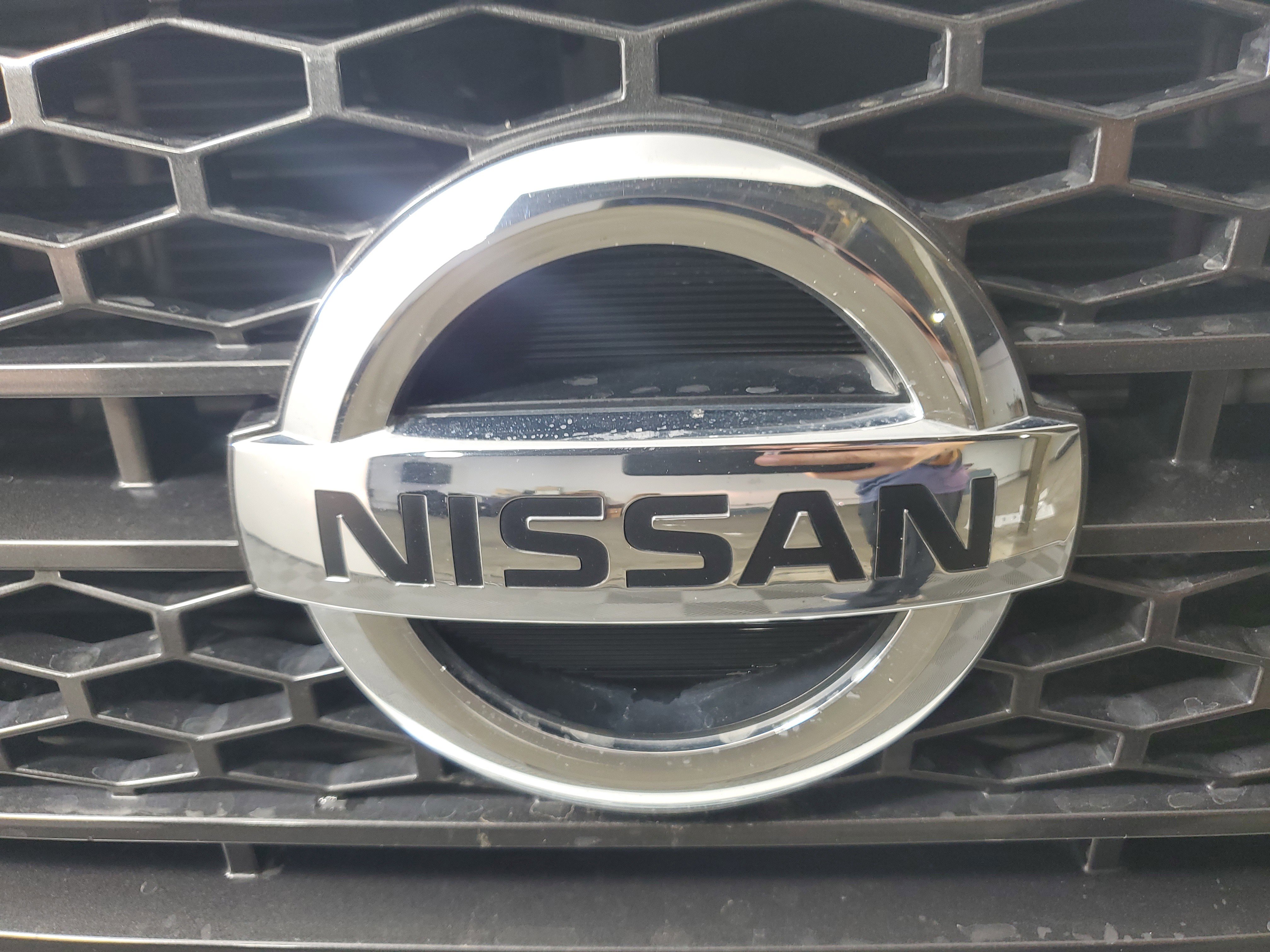 Used 2021 Nissan Titan SV w/ SV Convenience Package image 10