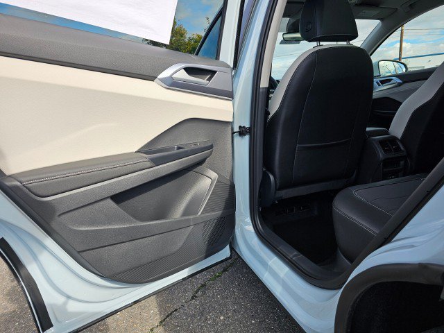 New 2027 Volkswagen Taos SE AWD/4WD image 21