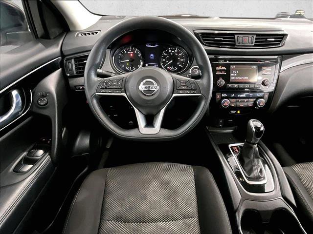 Used 2018 Nissan Rogue Sport SV FWD image 7