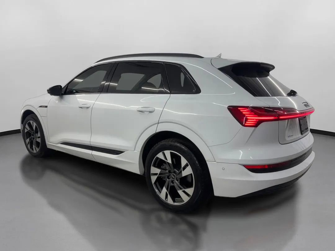 Used 2022 Audi e-tron Premium w/ Convenience Plus Package AWD/4WD image 7