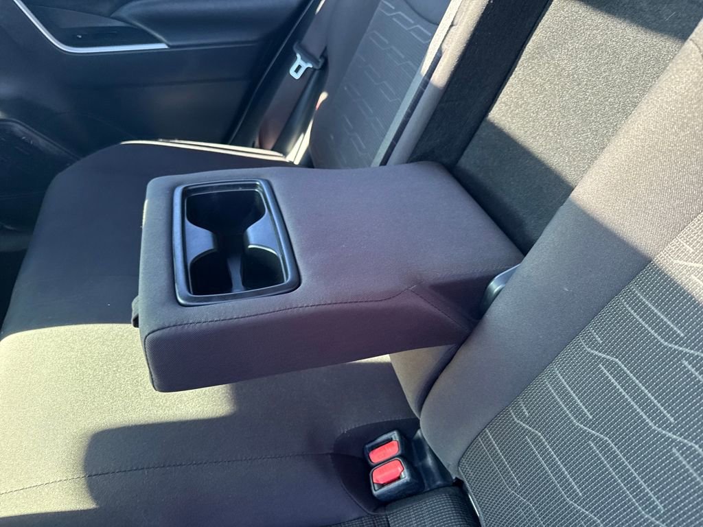 Used 2021 Toyota RAV4 SE image 38