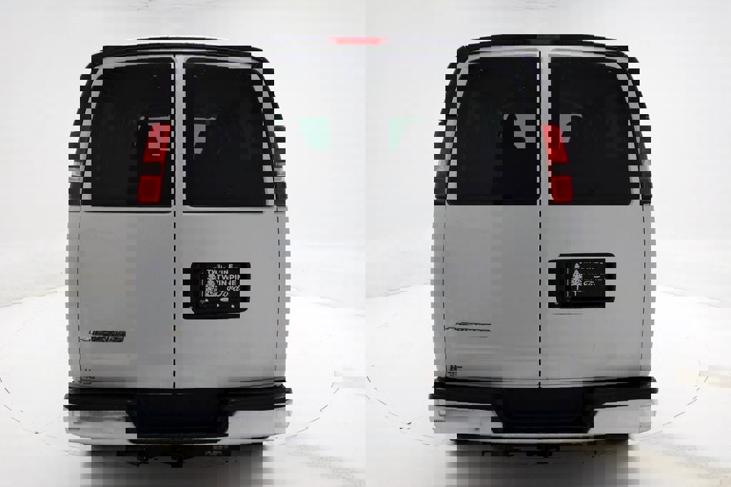 Used 2018 Chevrolet Express 3500 LT w/ LT Preferred Equipment Group image 8