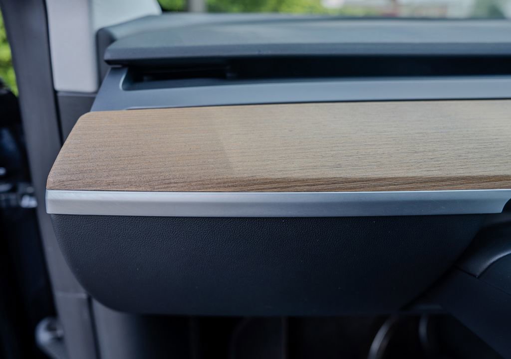 Used 2023 Tesla Model Y Long Range image 8