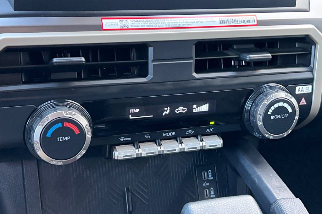 Certified 2025 Toyota Tacoma SR5 AWD/4WD image 23