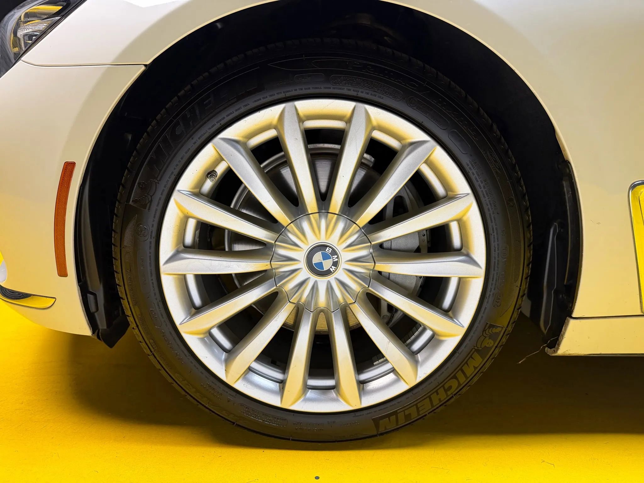 Used 2016 BMW 740i RWD image 10