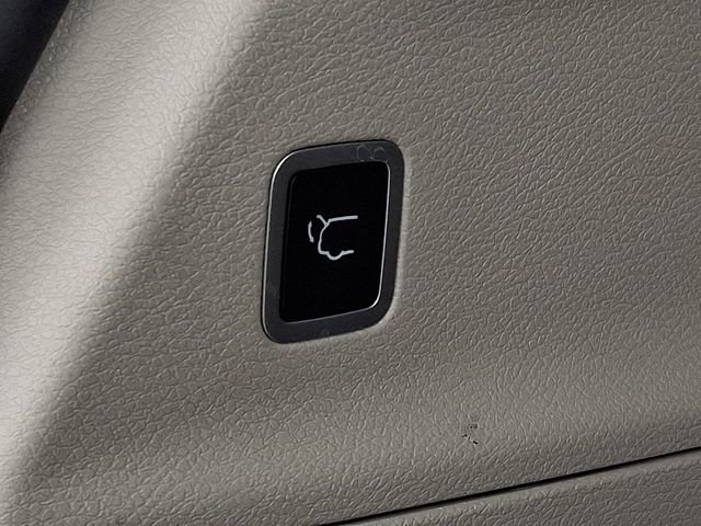 Used 2024 Chrysler Pacifica Touring-L FWD image 31