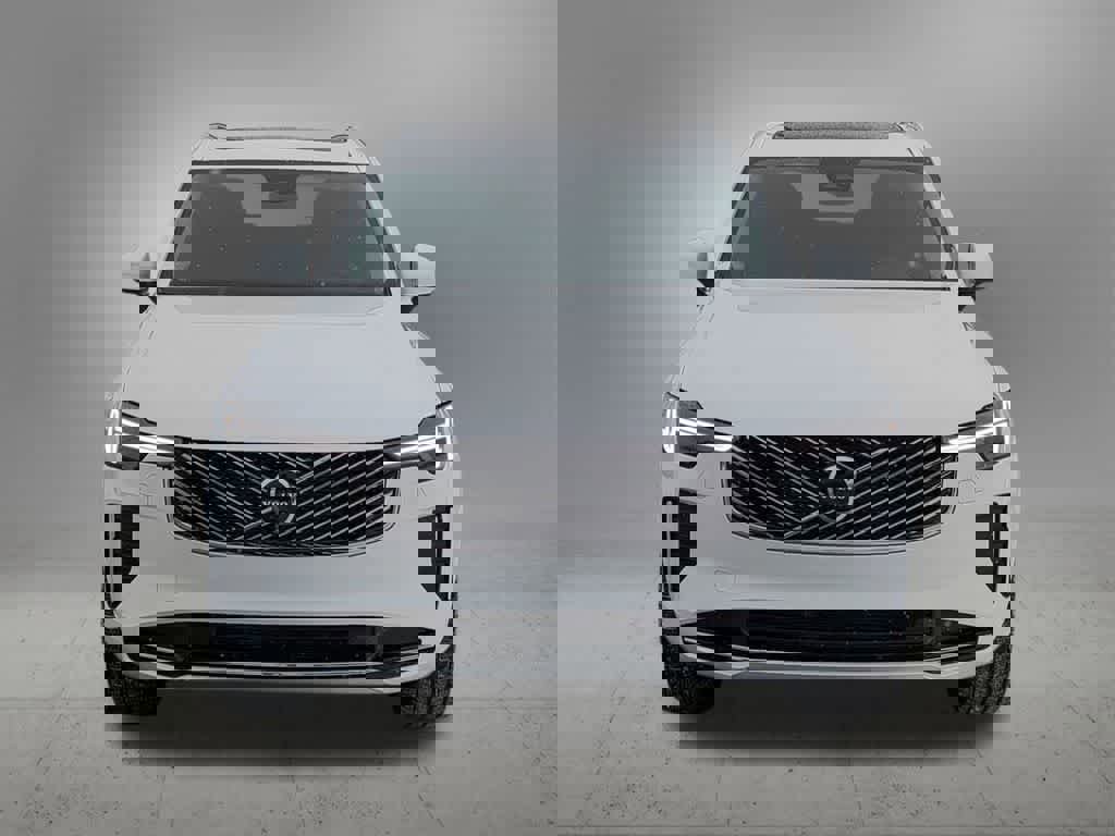 New 2025 Volvo XC90 B5 Plus w/ Protection Package Premier image 9