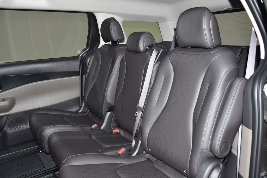 New 2026 Kia Carnival LXS image 28