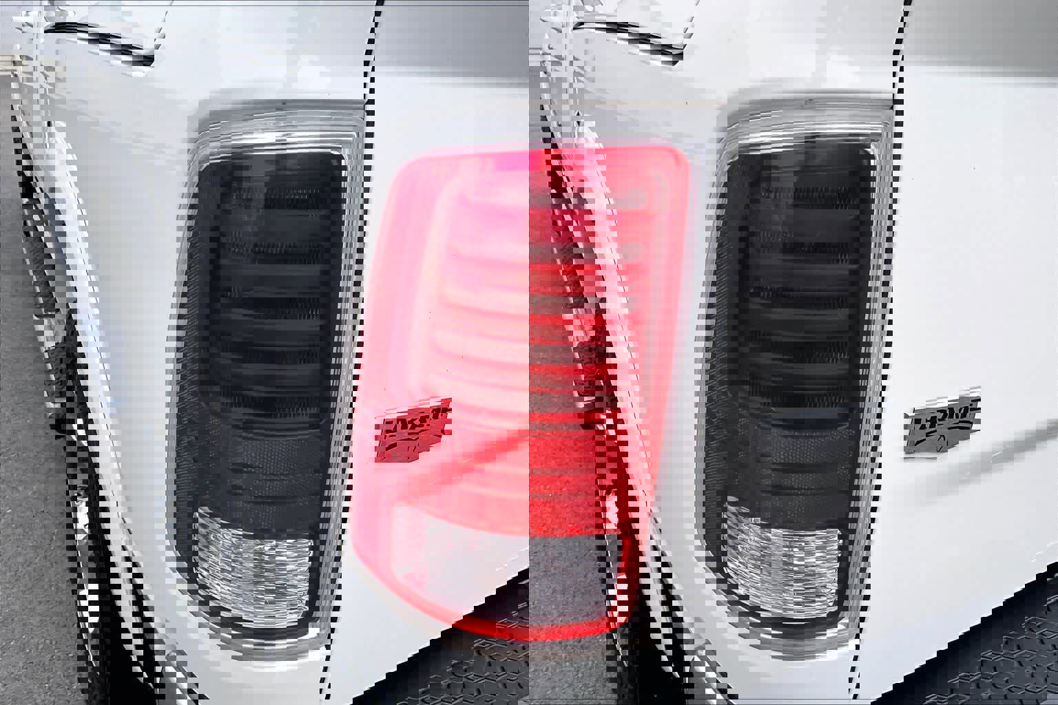 Used 2016 RAM 1500 Laramie image 32