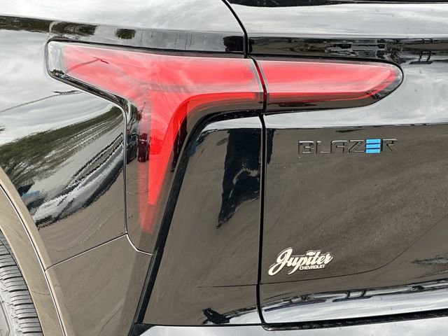 New 2025 Chevrolet Blazer EV RS image 6