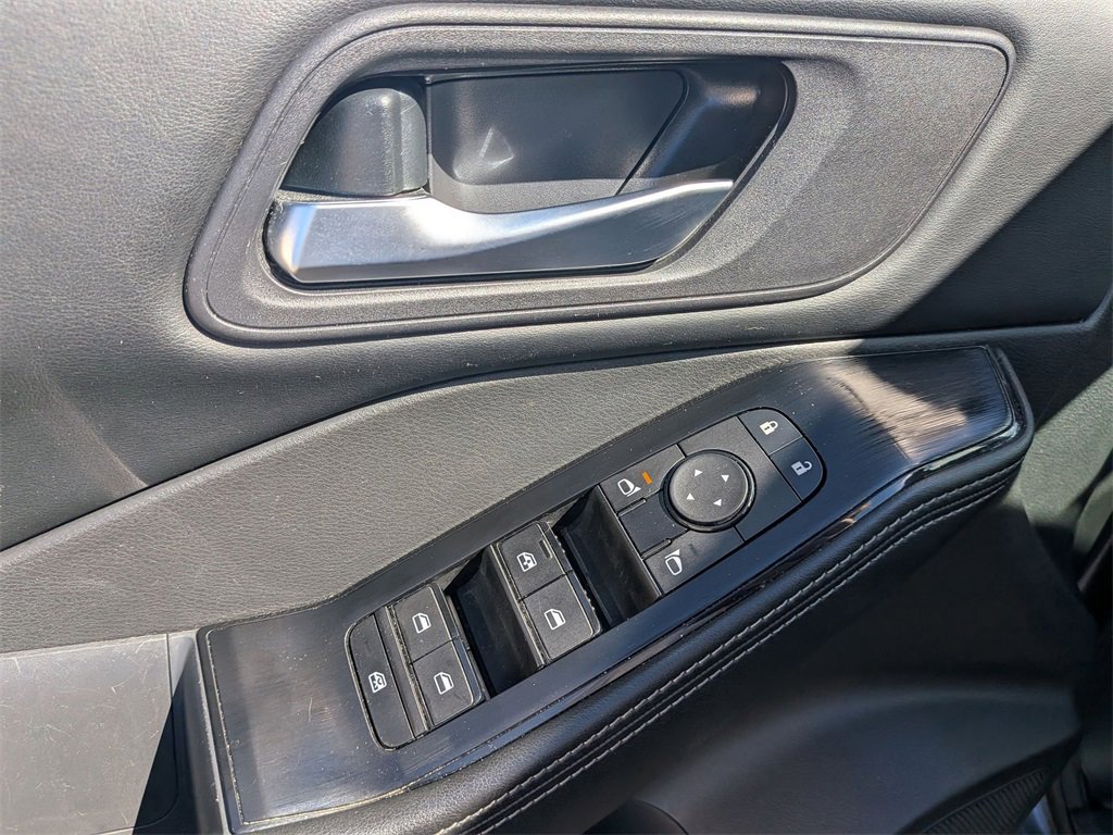 Used 2024 Nissan Rogue SV image 13