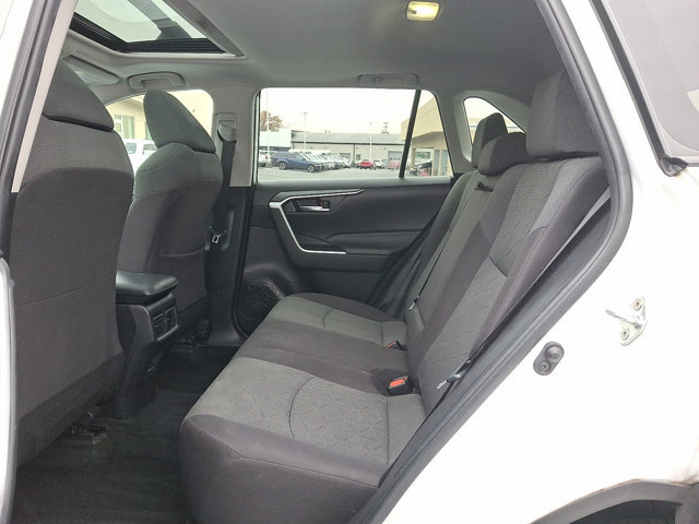 Used 2022 Toyota RAV4 XLE image 10