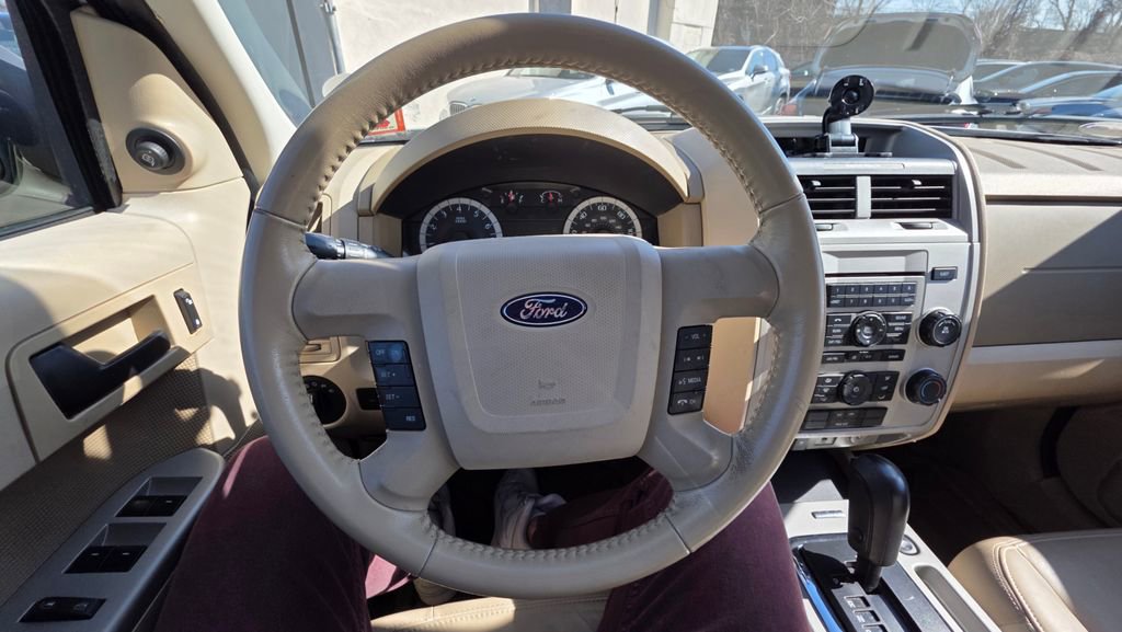 Used 2010 Ford Escape XLT image 21