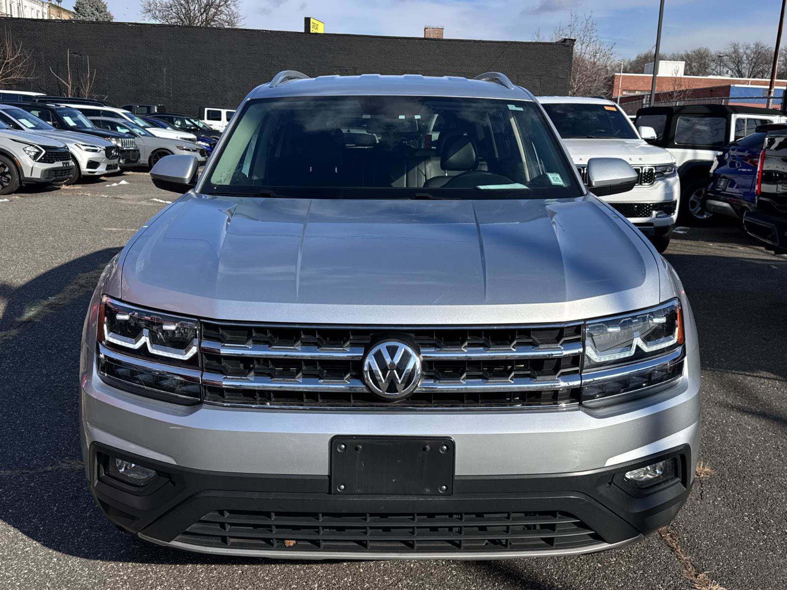Used 2019 Volkswagen Atlas SE w/ Towing Package image 2