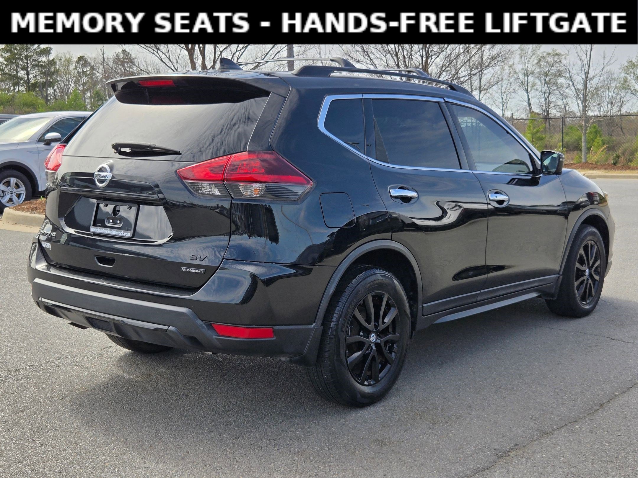 Used 2018 Nissan Rogue SV w/ Premium Package image 7