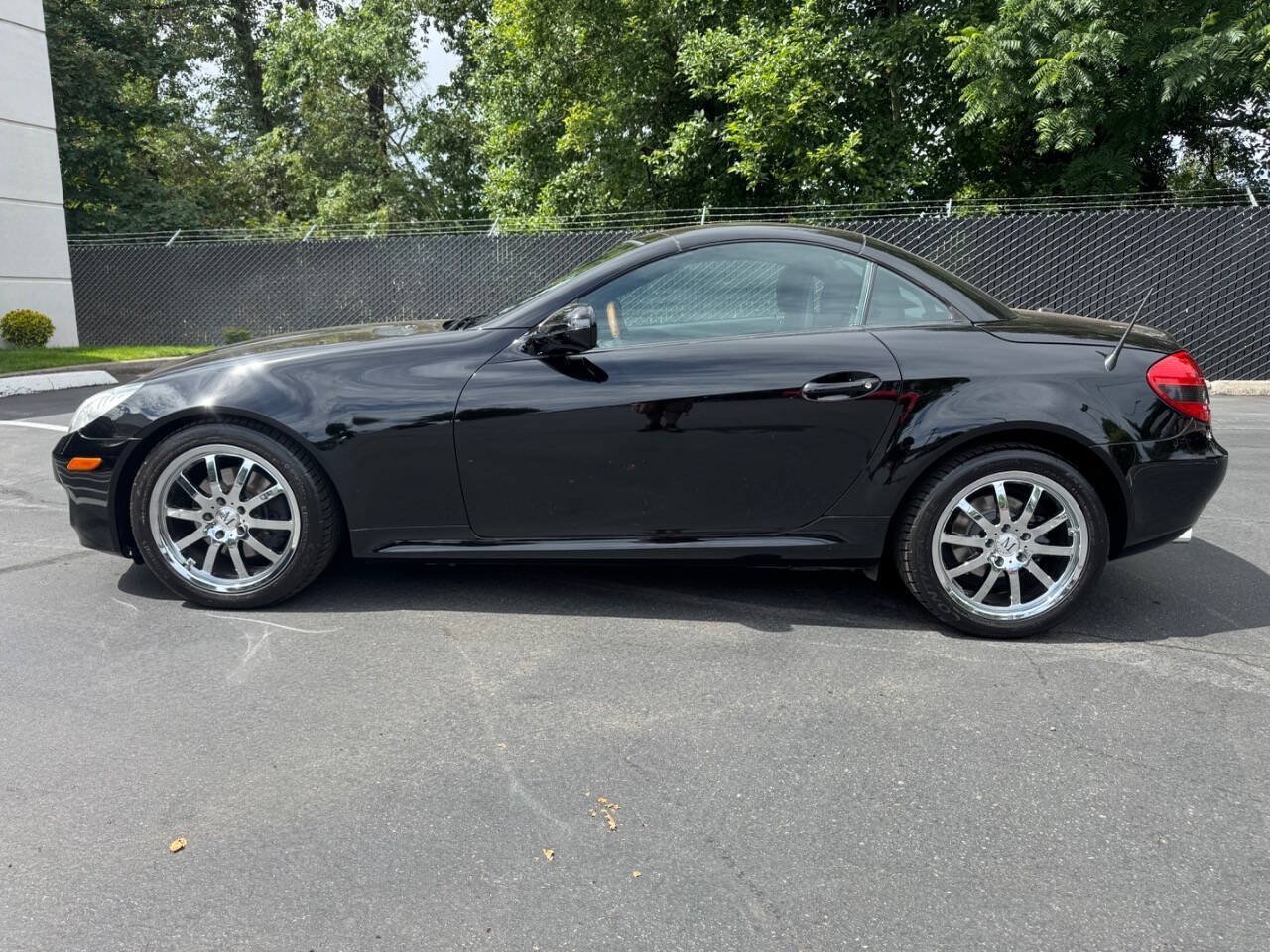 Used 2010 Mercedes-Benz SLK 300 image 6