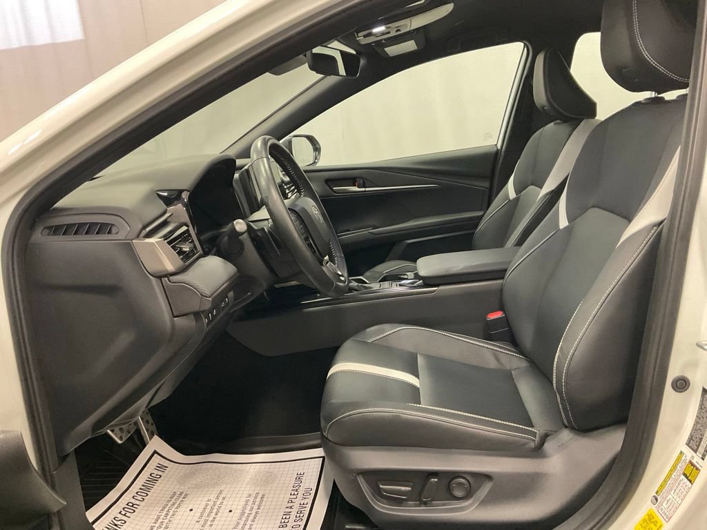 Used 2025 Toyota Camry SE AWD/4WD image 13