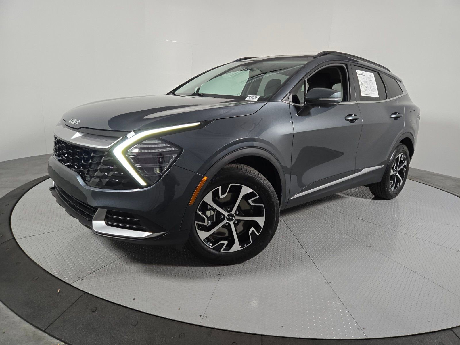 Used 2025 Kia Sportage EX w/ EX Premium Package image 1