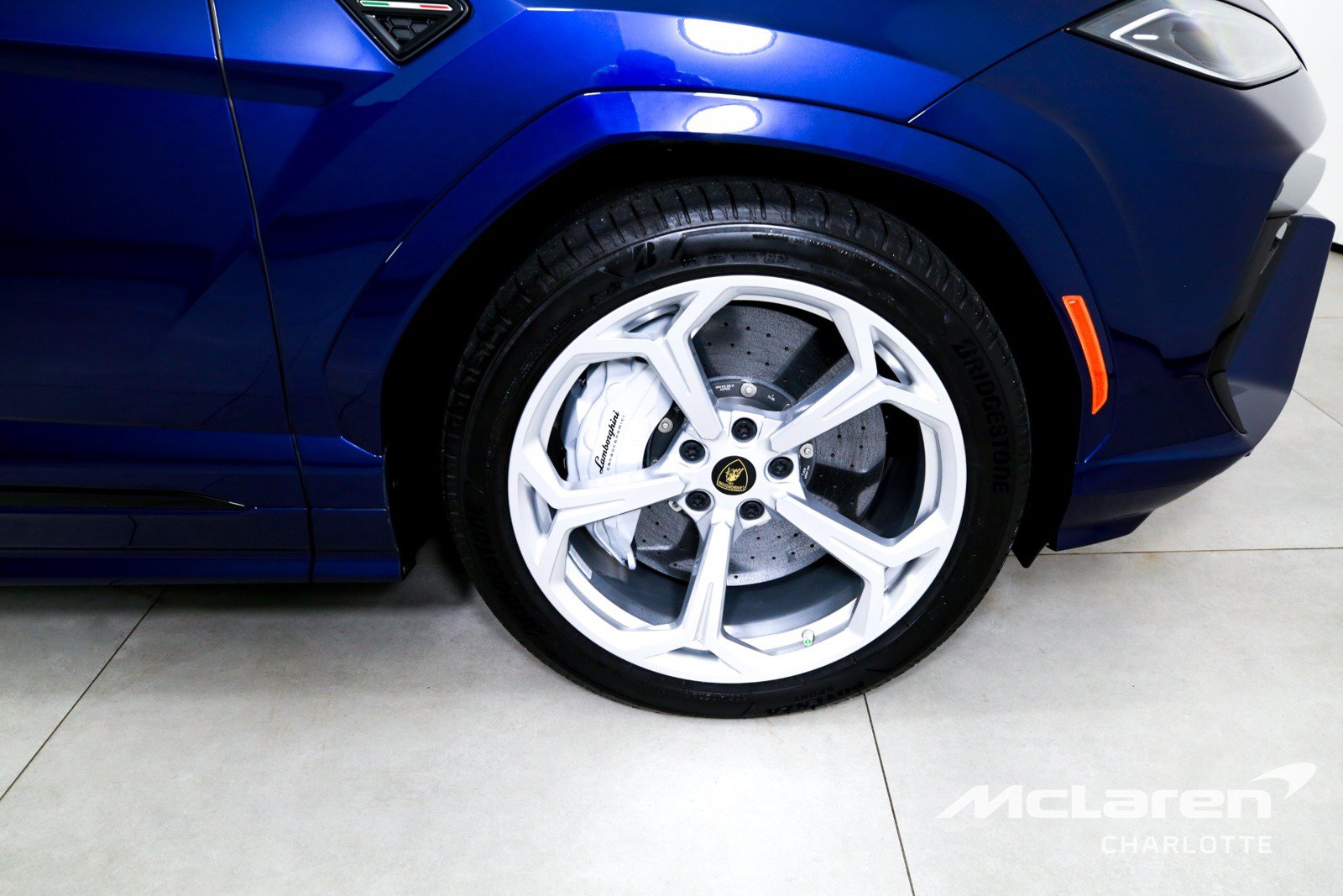 Used 2026 Lamborghini Urus SE AWD/4WD image 35