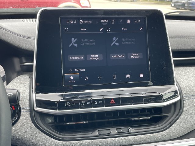 Used 2025 Jeep Compass Latitude w/ Sun & Sound Group AWD/4WD image 18