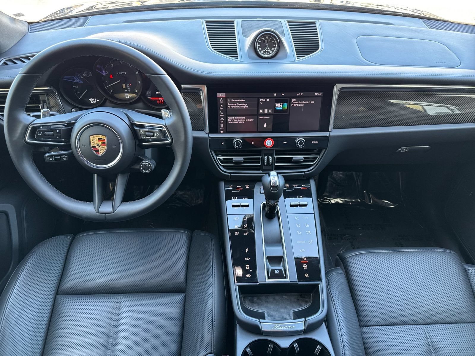 Certified 2025 Porsche Macan GTS AWD/4WD image 6