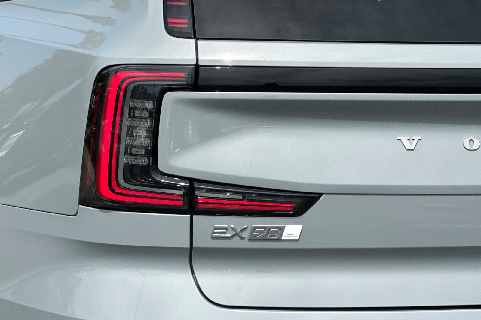 Certified 2025 Volvo EX90 Ultra AWD/4WD image 34
