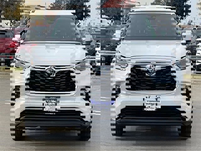 Used 2022 Toyota Highlander LE image 7