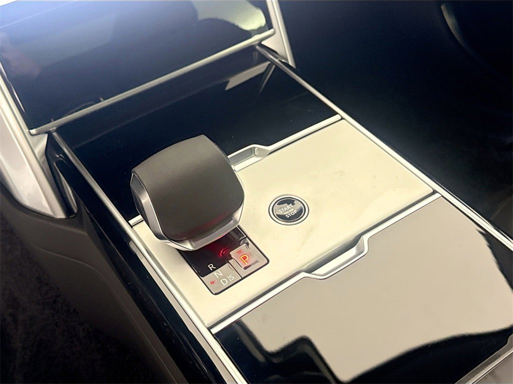 New 2026 Land Rover Range Rover SE image 16