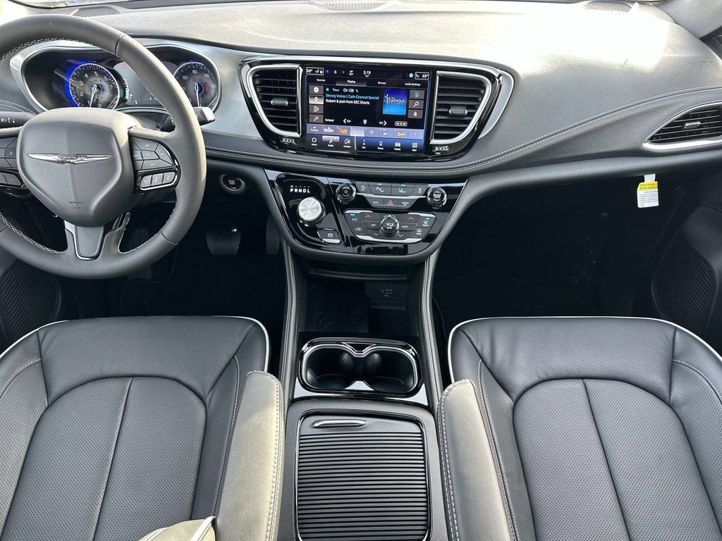 New 2026 Chrysler Pacifica Limited w/ S Appearance Package image 11