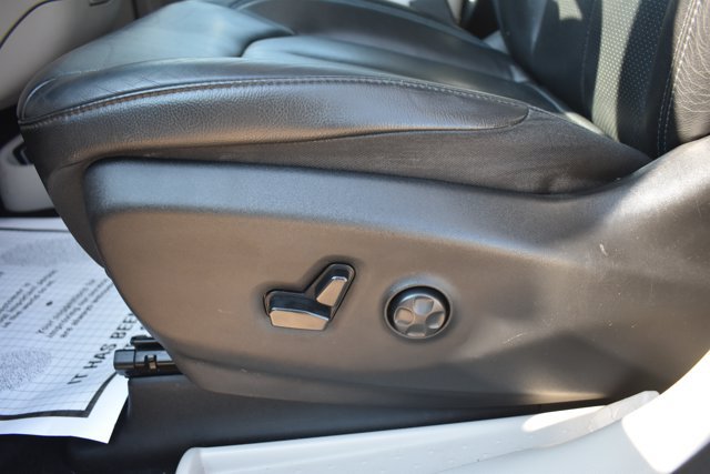 Used 2021 Chrysler Pacifica Touring-L AWD/4WD image 12