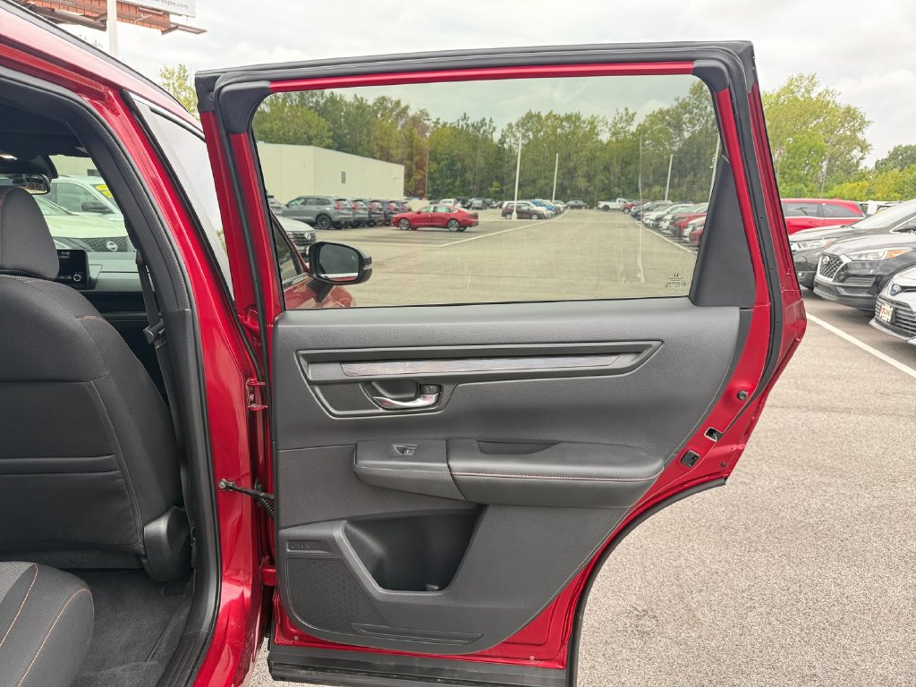 Used 2025 Honda CR-V Sport image 29