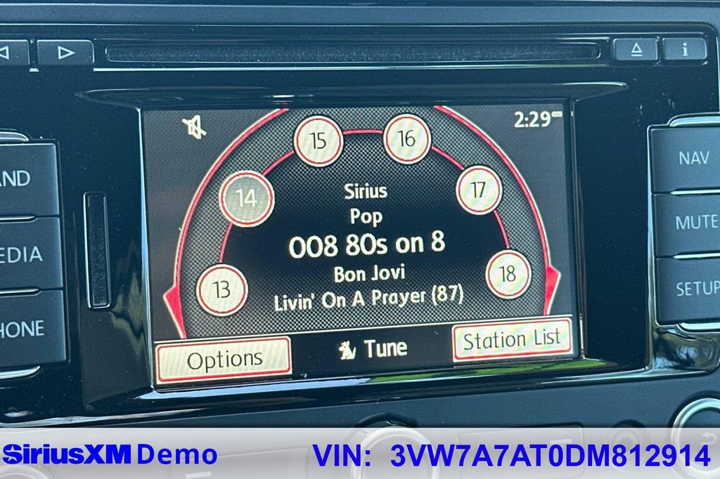 Used 2013 Volkswagen Beetle 2.0T image 25