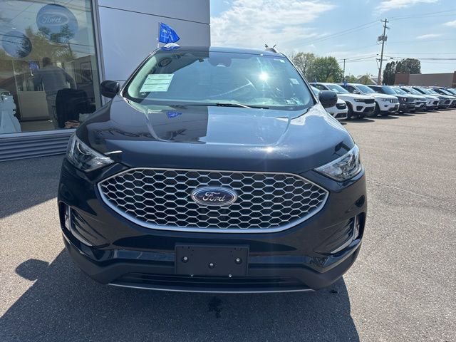 Certified 2023 Ford Edge SEL w/ Convenience Package AWD/4WD image 3